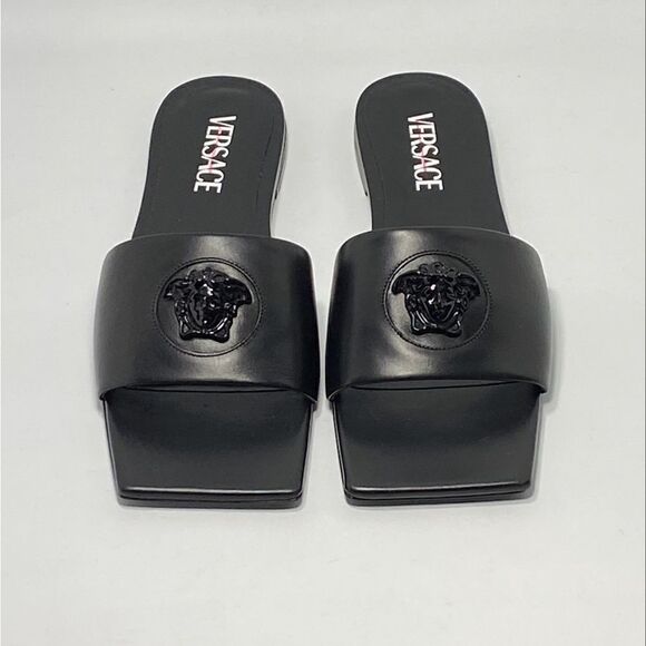 Versace La Medusa Leather Flat Sandals size 37 - Picture 3 of 14